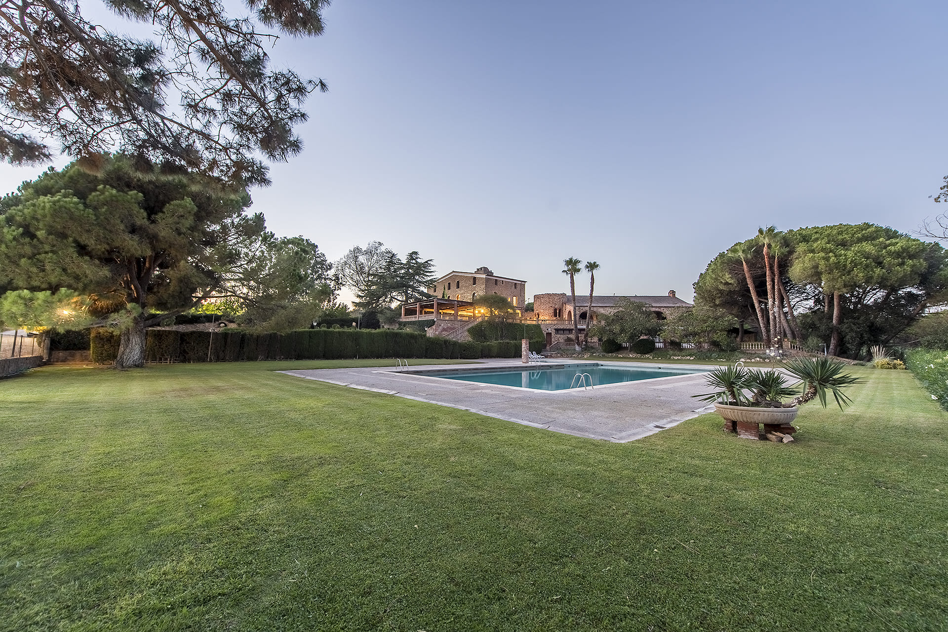 zones-exteriors-can-tarranc-pergola-1