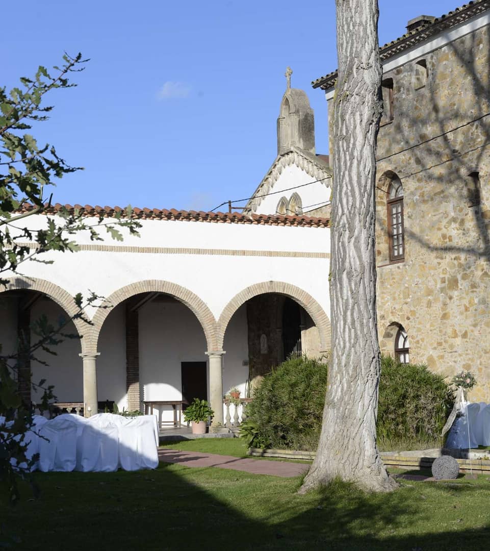 zones-exteriors-can-tarranc-porxo-de-l-ermita-1