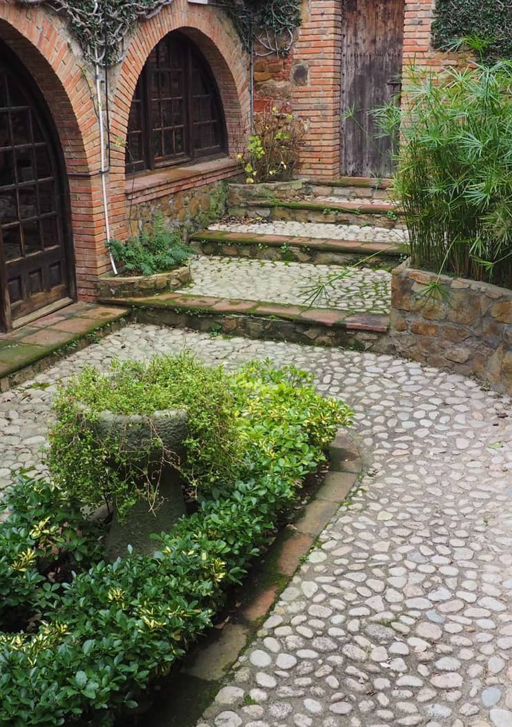 zones-exteriors-can-tarranc-plaça-de-la-font-1